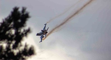 SOLOTÜRK Erzurum'u selamladı