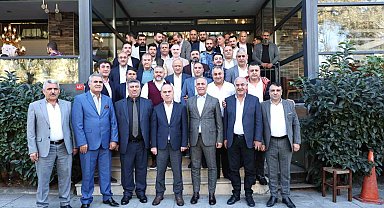 Sultangazi Belediye Başkanı Dursun, Müteahhitler Derneği üyeleriyle buluştu