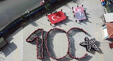 Sultangazi'de lise öğrencilerinden 100'üncü yıla özel koreografi