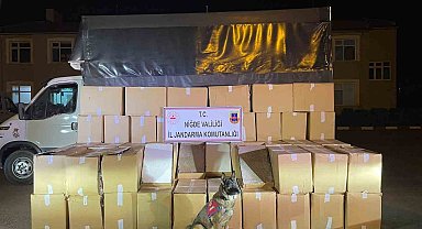 Şüphe üzerine durdurulan kamyonette 2 Milyon TL değerinde kaçak makaron ele geçirildi