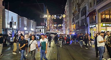 Taksim'de iki kafe çalışanları birbirlerine girdi: 2 yaralı