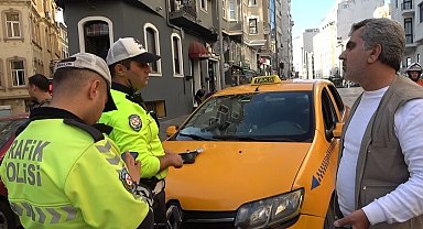 Taksimetre açmadan para isteyen taksiciye ceza kesildi
