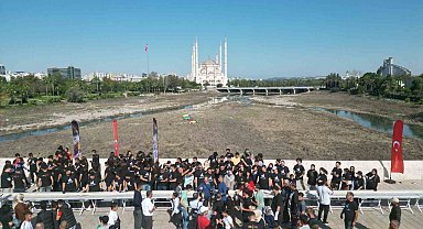 Tarihi köprüde 320 metrelik 'piton döner' yapıldı