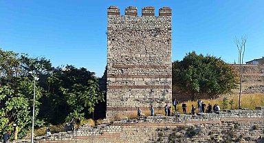 Tarihi Topkapı Surlarında erkek cesedi bulundu