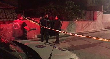 Tartıştıkları kişiyi kahvehanede bulamayınca evi kurşunladılar