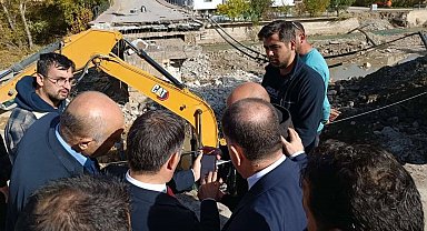 Taş Köprü yeniden yapılmak üzere yıkıldı