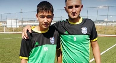 Tavşanlı'da baba oğul aynı futbol takımında