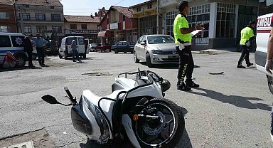 Tavşanlı'da otomobil ile motosiklet çarpıştı: 2 yaralı