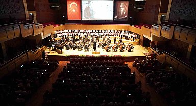 TED İzmir Kolejinden Cumhuriyet'in 100. yılına yakışan program