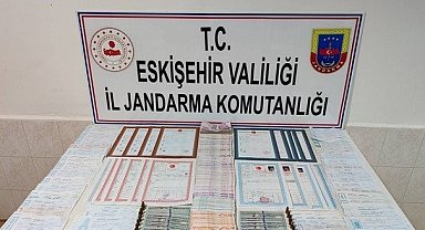 Tefecilerin elindeki çok sayıda senet ve tapu ele geçirildi
