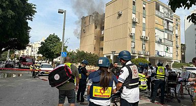 Tel Aviv'e roketli saldırı: 3 yaralı