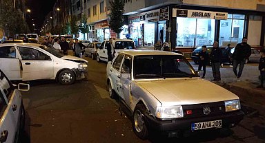 Ters yöne giren alkollü sürücünün kaza yaptığı an kamerada