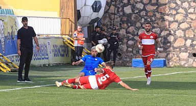 TFF 2. Lig: Belediye Derincespor: 0 - Karaman FK: 0