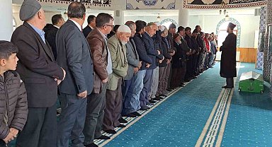 Trafik kazasında şehit olan güvenlik korucusu gözyaşları arasında toprağa verildi