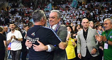 Türkiye'nin kadın hentbolde en iyisi Konyaaltı