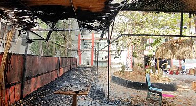 Tutuşan atık maddeler otel kamelyasına sıçradı