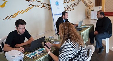 Tuzla Belediyesinin organize ettiği toplu iş görüşmesinde 38 kişi Amazon'da işe başladı