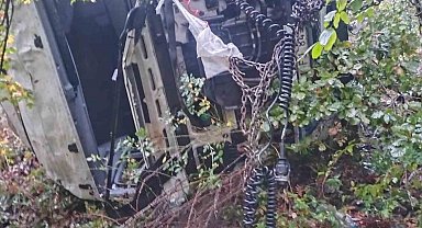 Uçurumdan yuvarlanan tankerin sürücüsü öldü