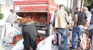 Ucuz biber vatandaşlar tarafından kapışıldı