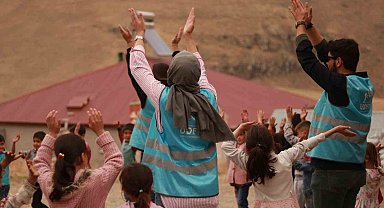 UDER Dünya Çocuk Günü'nde çocuklarla buluştu