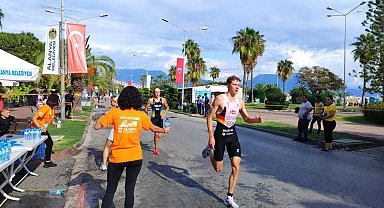 Uluslararası Alanya Triatlon Yarışları'nın 32.'si tamamlandı