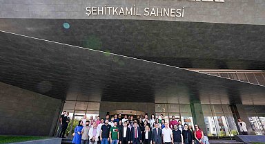 Üniversite öğrencileri, D.T. Şehitkamil Sahnesi'ni inceledi