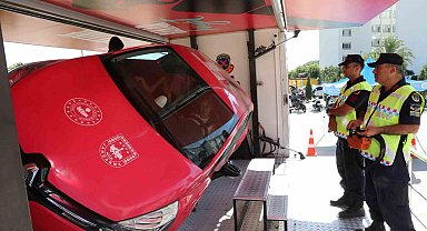 Üniversite öğrencilerine trafik güvenliği anlatıldı