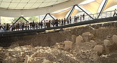 Üniversiteyi kazanan öğrenciler soluğu Göbeklitepe'de alıyor
