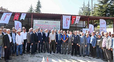 Uşak'ta çiftçilere tohum dağıtımı yapıldı