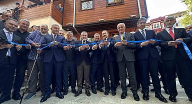 Üsküdar'da restorasyonu tamamlanan Şeyh Nevruz Cami yeniden ibadete açıldı