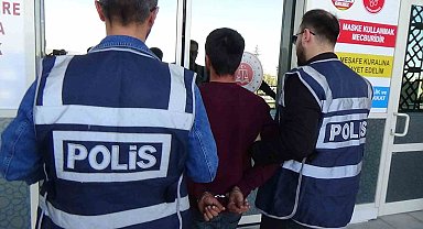 Üvey babasını bıçaklayarak öldüren zanlı tutuklandı