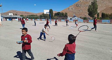 Uzlaşma sonucu temin edilen spor malzemeleri köy okullarına ulaştırıldı
