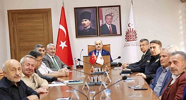 Vali Dağlı'dan muhtarlarla "asayiş" toplantısı