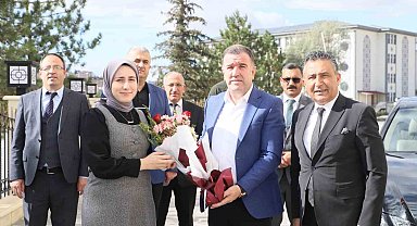 Vali Eldivan eğitim öğretim faaliyetleri hakkında bilgi aldı