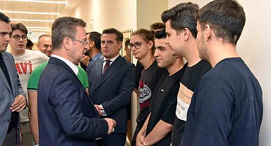 Vali Ünlü, KYK'da öğrencilerle buluştu