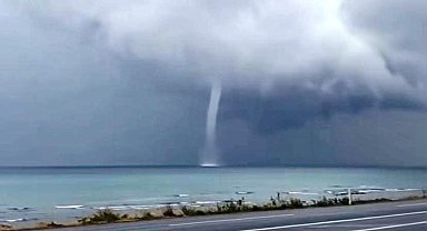 Van Gölü'nde dev hortum korkuttu