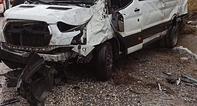 Van'da yolcu minibüsü takla attı: 7 yaralı