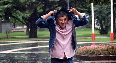 Yağmur yağdı, havalar 10 derece soğudu