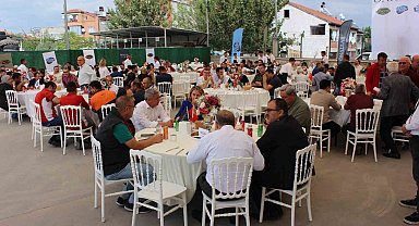 Yakaladığı dev orkinosları ikramlık yaptı