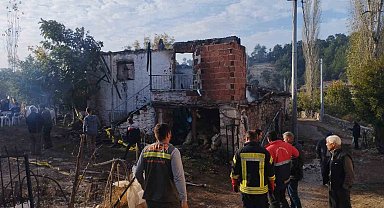 Yaşlı kadın evinde çıkan yangında hayatını kaybetti