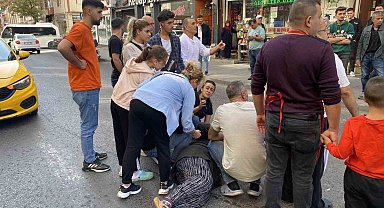 Yaya geçidinden geçerken motosikletin çarptığı kadın yaralandı: O anlar kamerada