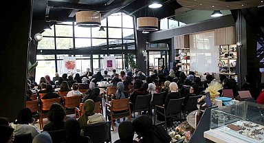 Yazar Zeki Bulduk sanat dostlarıyla Nehir Çikolata'da buluştu