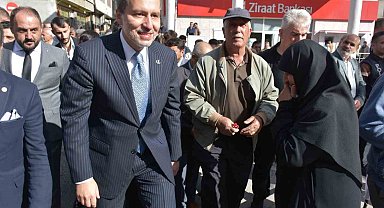 Yeniden Refah Partisi Genel Başkanı Erbakan: "Tosya'yı Milli Görüş belediyeciliği ile birleştireceğiz"