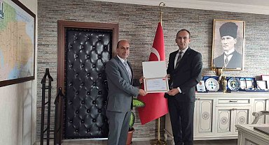 Yerel yönetimlerden tebrik belgeleri