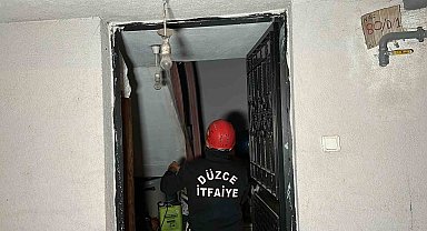 Yoğun duman çıkan evdeki 2 muhabbet kuşu telef oldu