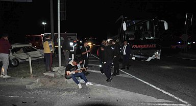 Yolcu otobüsü ile otomobil çarpıştı: 1'i ağır 4 yaralı