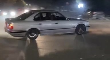 Yolu kapatıp drift attı, sosyal medyada paylaştı