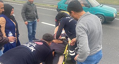 Yolun karşısına geçmeye çalışan yayaya otomobil çarptı