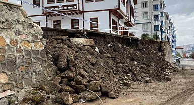 Yozgat'ta şiddetli yağış nedeniyle istinat duvarı çöktü