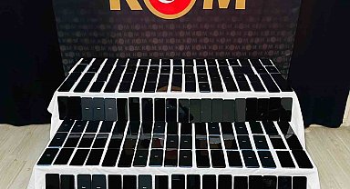 Yüksekova'da 260 adet kaçak cep telefonu ele geçirildi